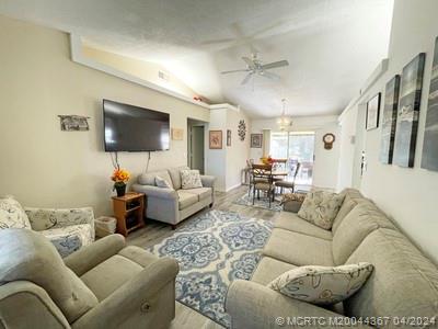 2285 SE Dill Lane