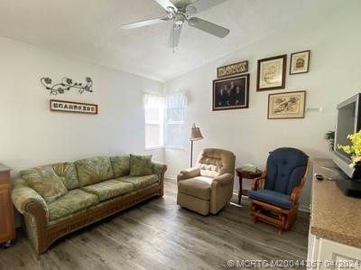 2285 SE Dill Lane