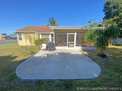 2285 SE Dill Lane