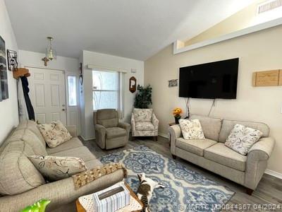 2285 SE Dill Lane