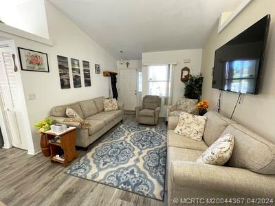 2285 SE Dill Lane