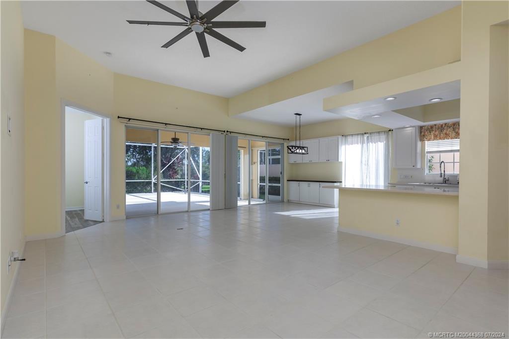 8952 SE Eldorado Way