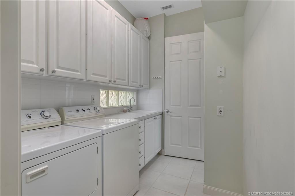 8952 SE Eldorado Way