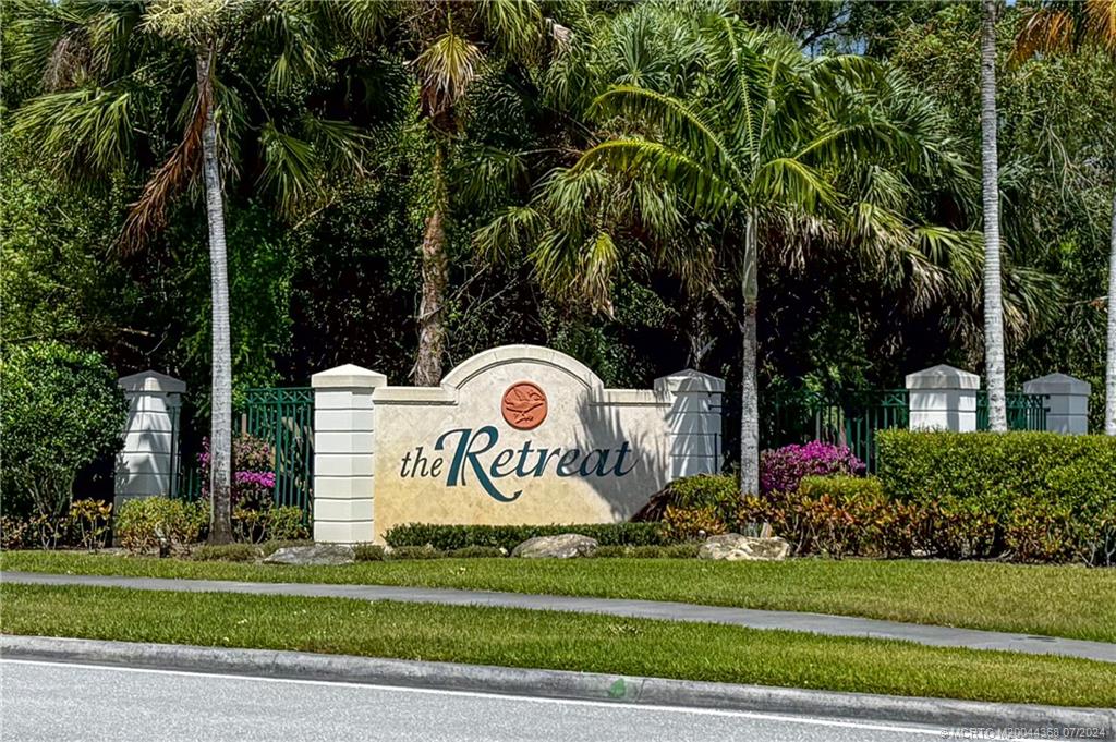 8952 SE Eldorado Way