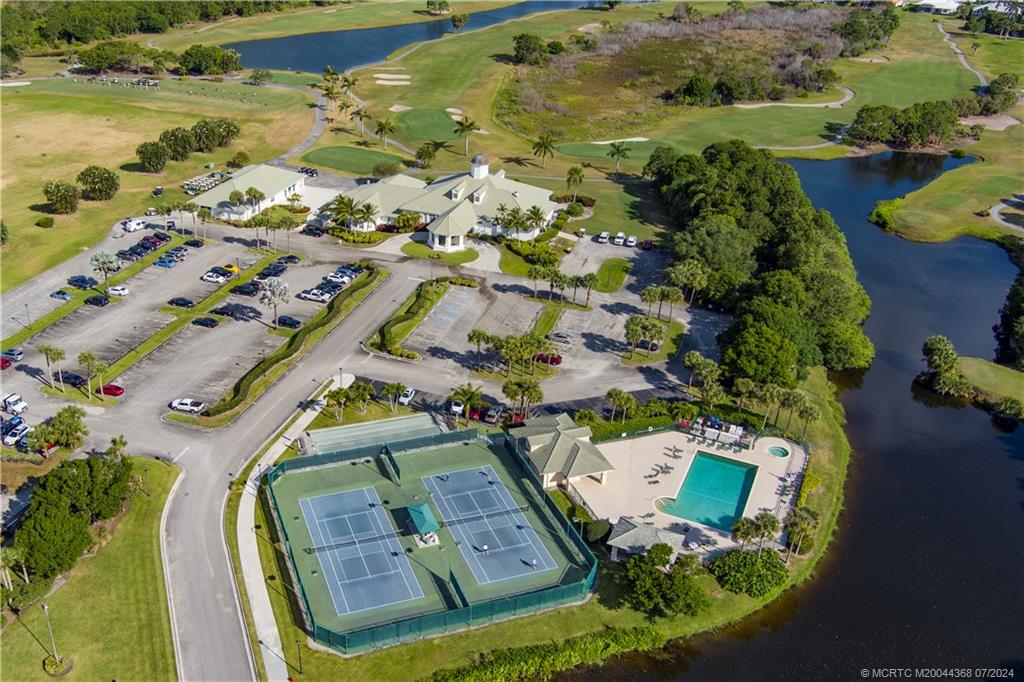 8952 SE Eldorado Way