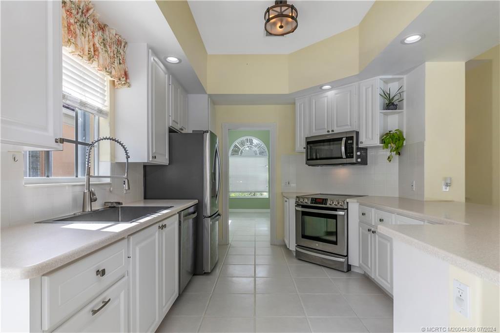 8952 SE Eldorado Way