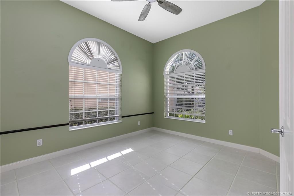 8952 SE Eldorado Way