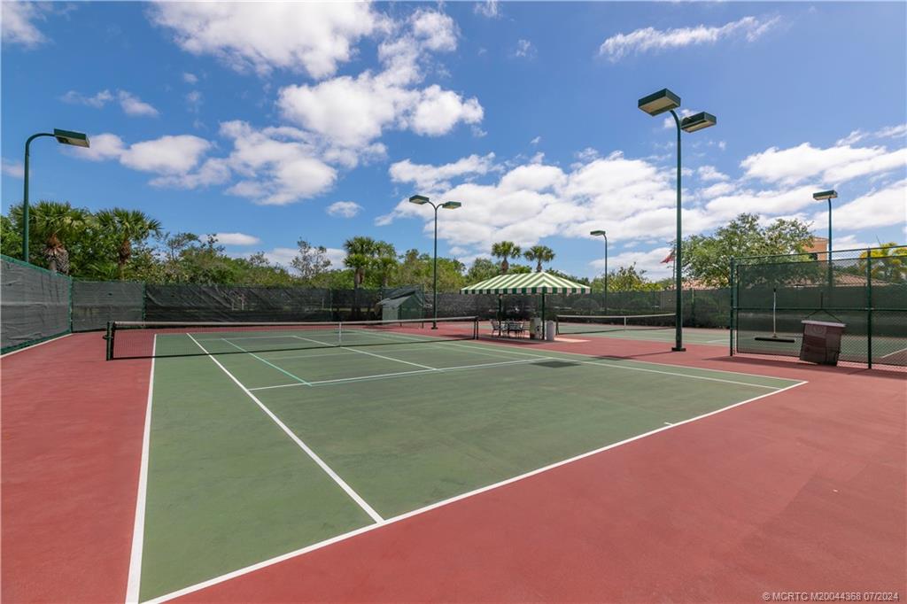 8952 SE Eldorado Way