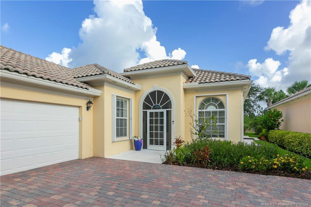 8952 SE Eldorado Way