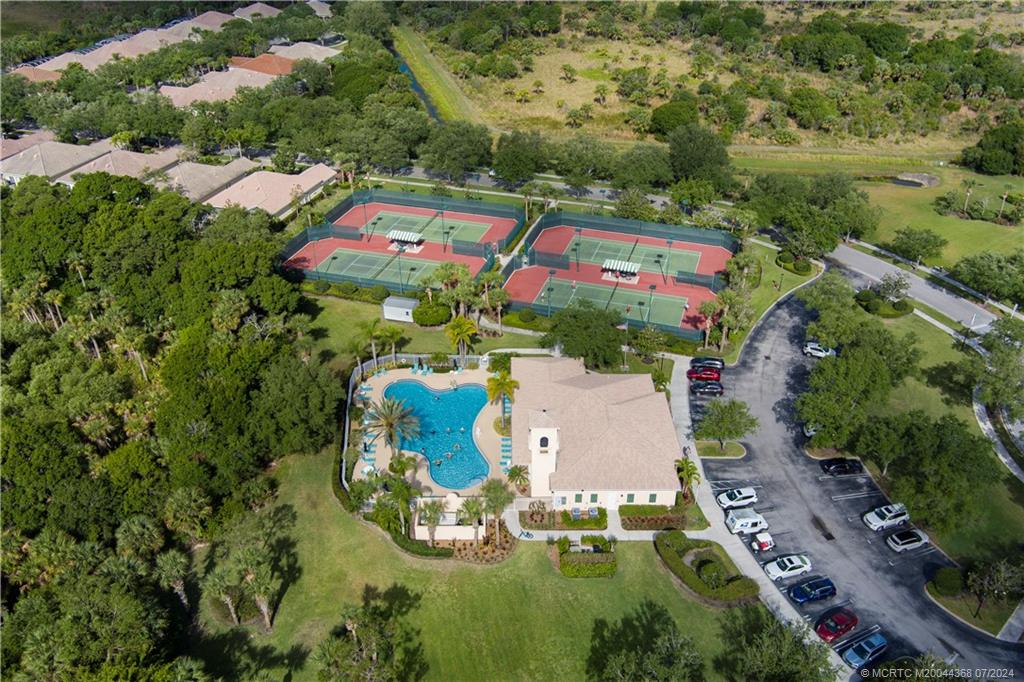 8952 SE Eldorado Way