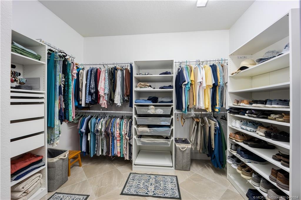 1621 NW Old Oak Terrace