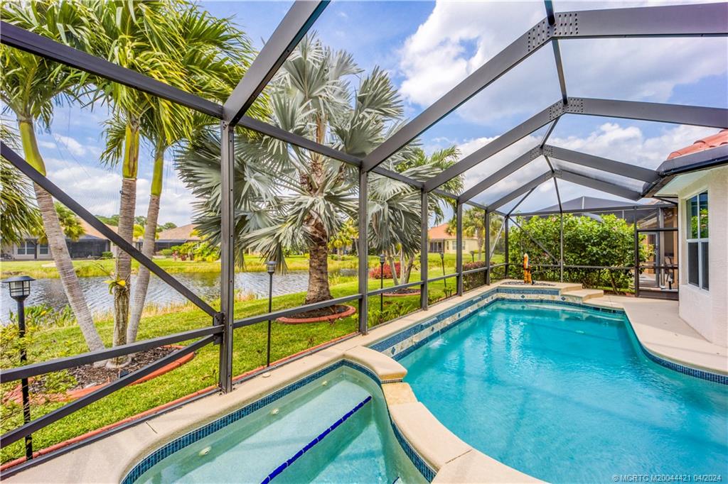 1621 NW Old Oak Terrace