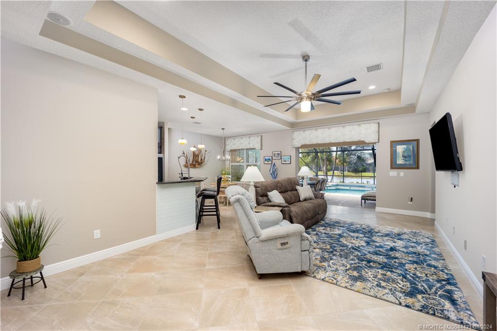 1621 NW Old Oak Terrace