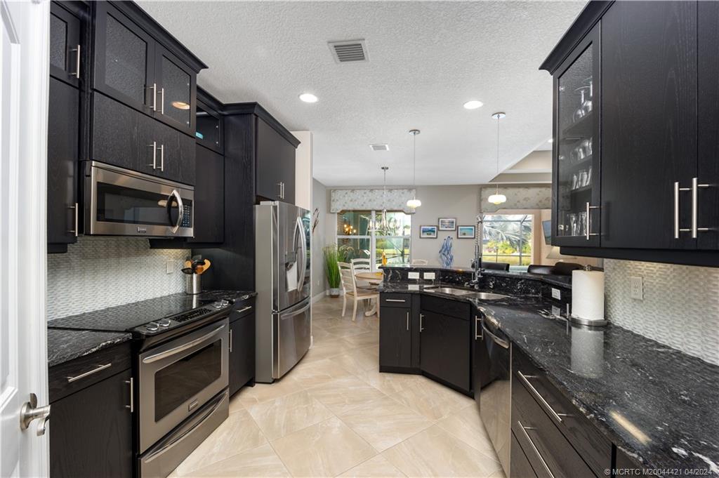 1621 NW Old Oak Terrace