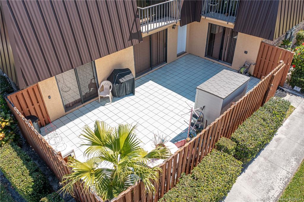 5925 SE Windsong Lane