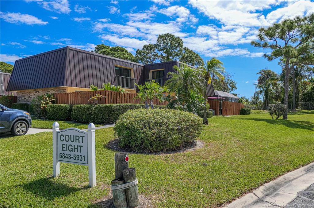 5925 SE Windsong Lane