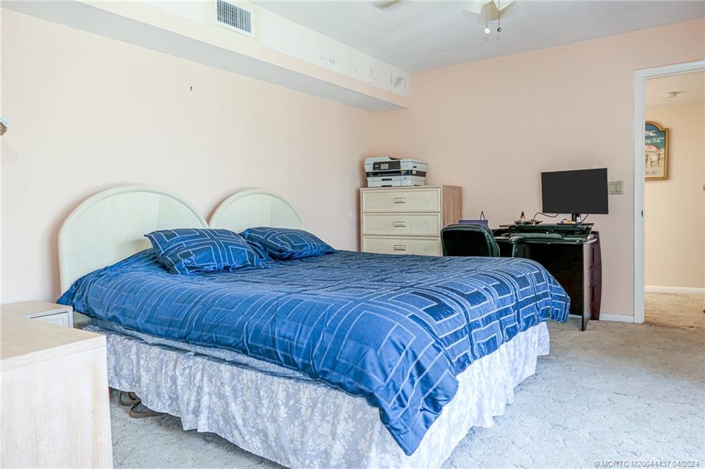 5925 SE Windsong Lane