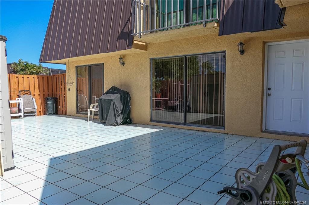 5925 SE Windsong Lane