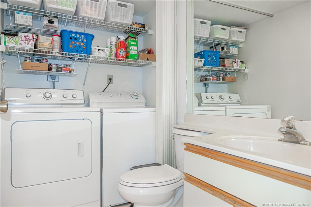 5925 SE Windsong Lane