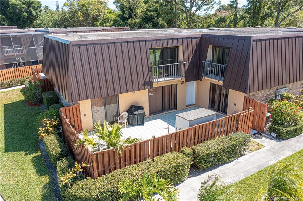 5925 SE Windsong Lane