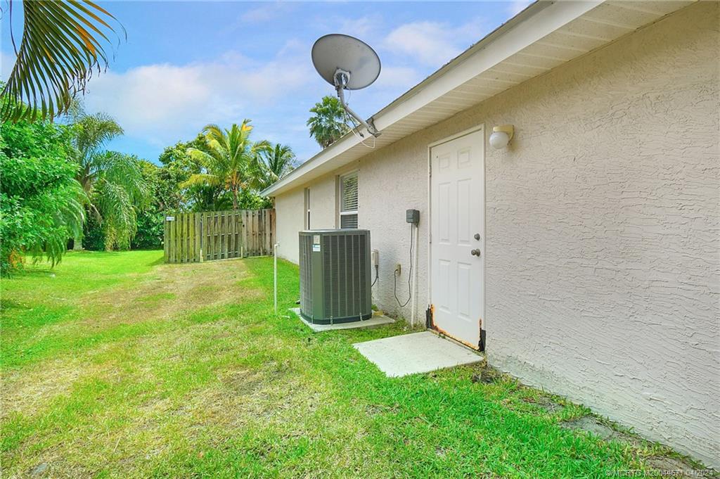 1574 SW Mercedes Avenue