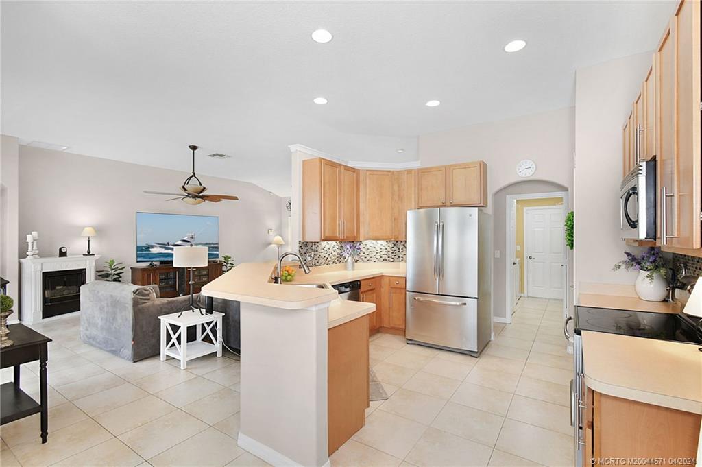 1574 SW Mercedes Avenue