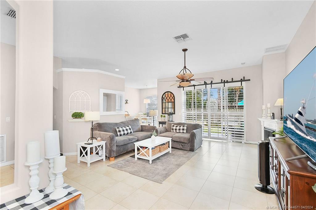 1574 SW Mercedes Avenue