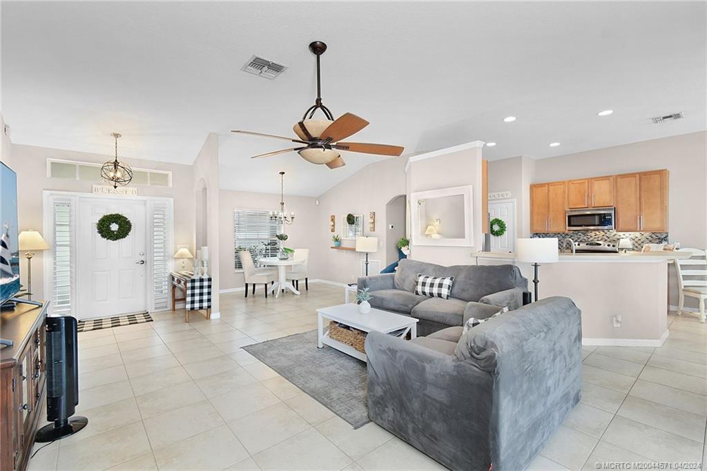 1574 SW Mercedes Avenue