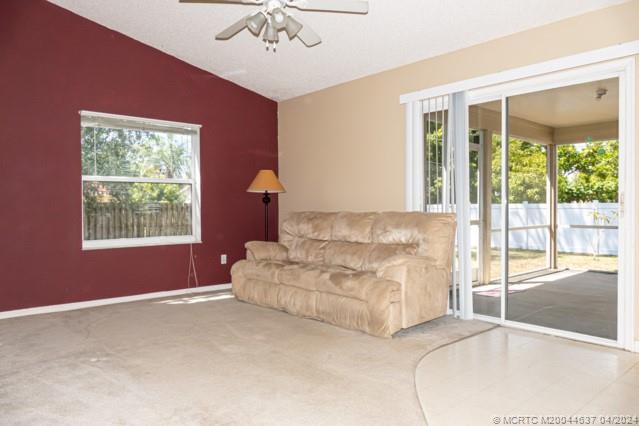 312 SE Huron Terrace