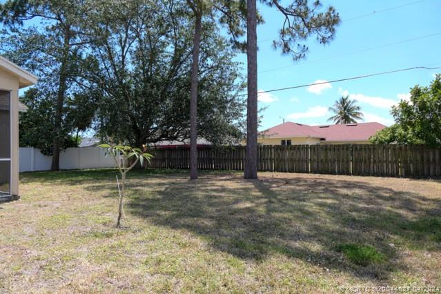 312 SE Huron Terrace