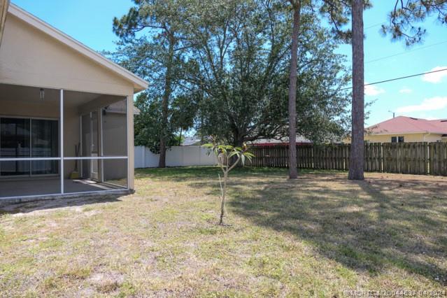 312 SE Huron Terrace