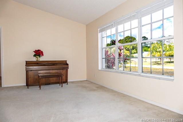 312 SE Huron Terrace