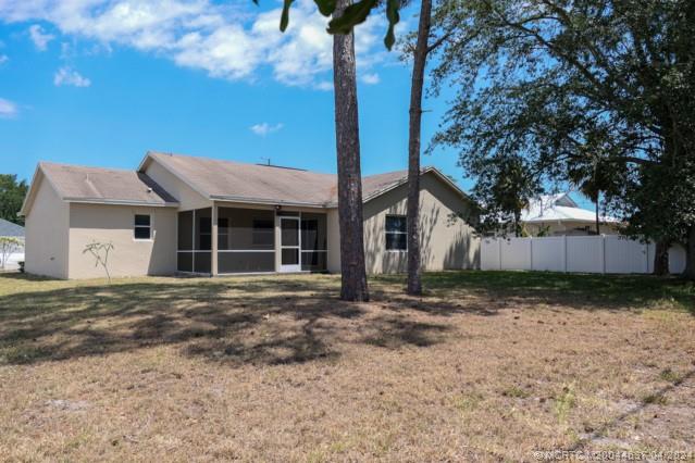 312 SE Huron Terrace