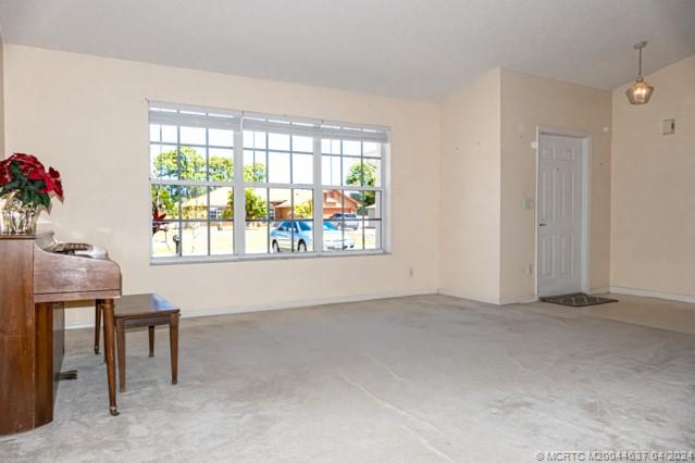 312 SE Huron Terrace