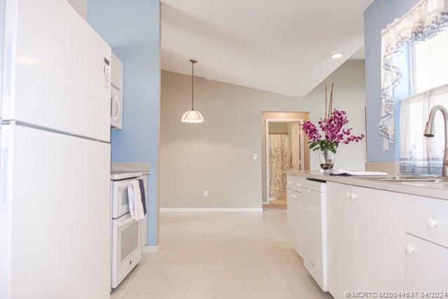 312 SE Huron Terrace