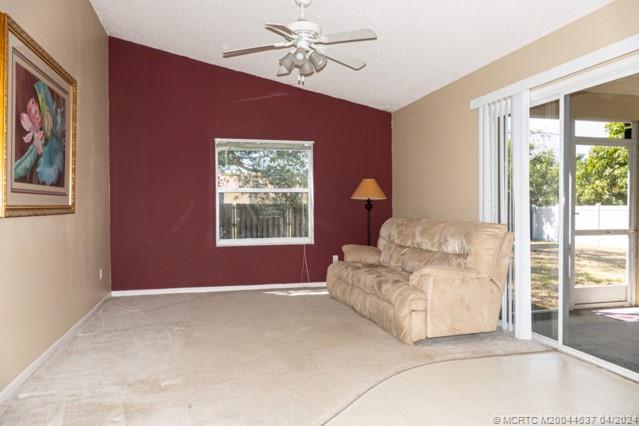 312 SE Huron Terrace