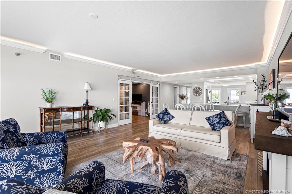 184 NE Edgewater Drive 1202