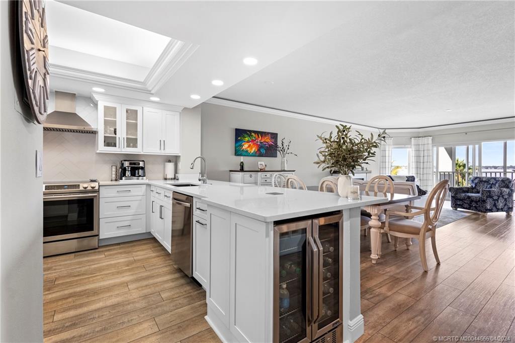 184 NE Edgewater Drive 1202