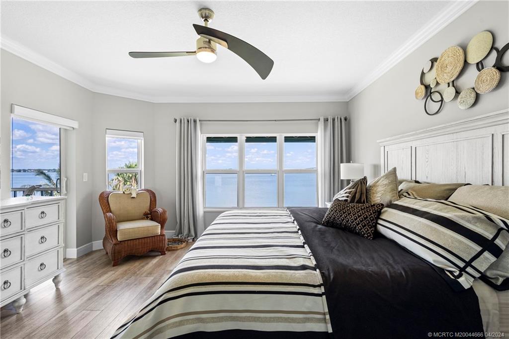 184 NE Edgewater Drive 1202