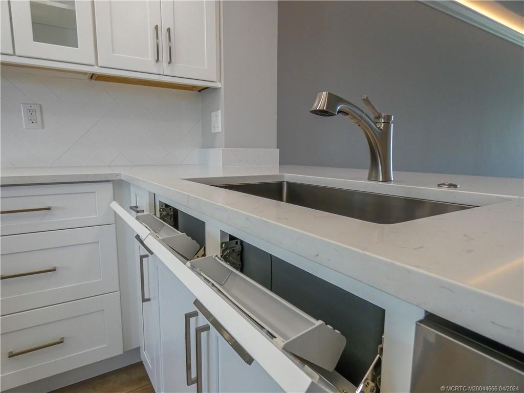 184 NE Edgewater Drive 1202