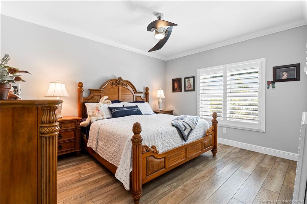 184 NE Edgewater Drive 1202