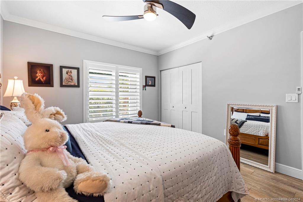 184 NE Edgewater Drive 1202