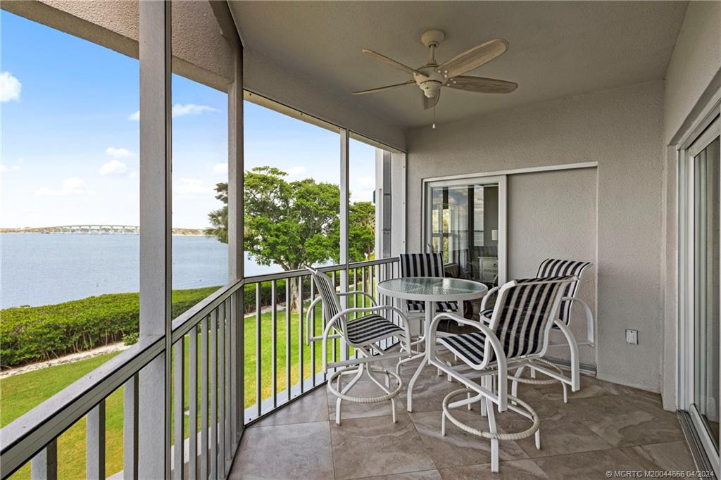 184 NE Edgewater Drive 1202