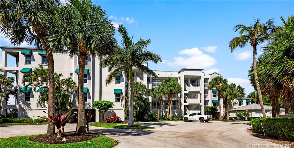 184 NE Edgewater Drive 1202