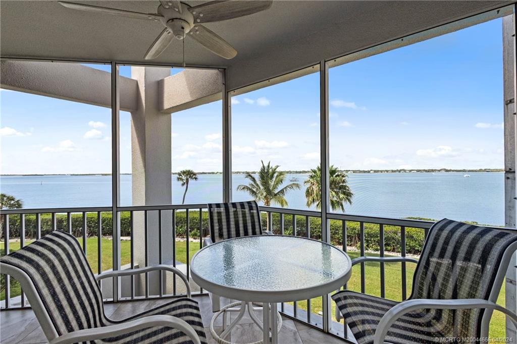 184 NE Edgewater Drive 1202