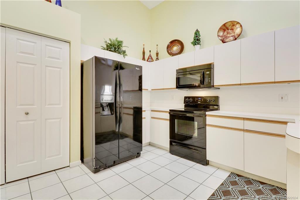 3911 SW Whispering Sound Drive