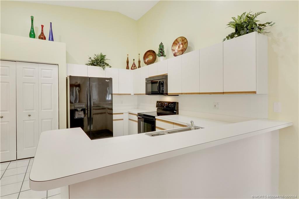 3911 SW Whispering Sound Drive