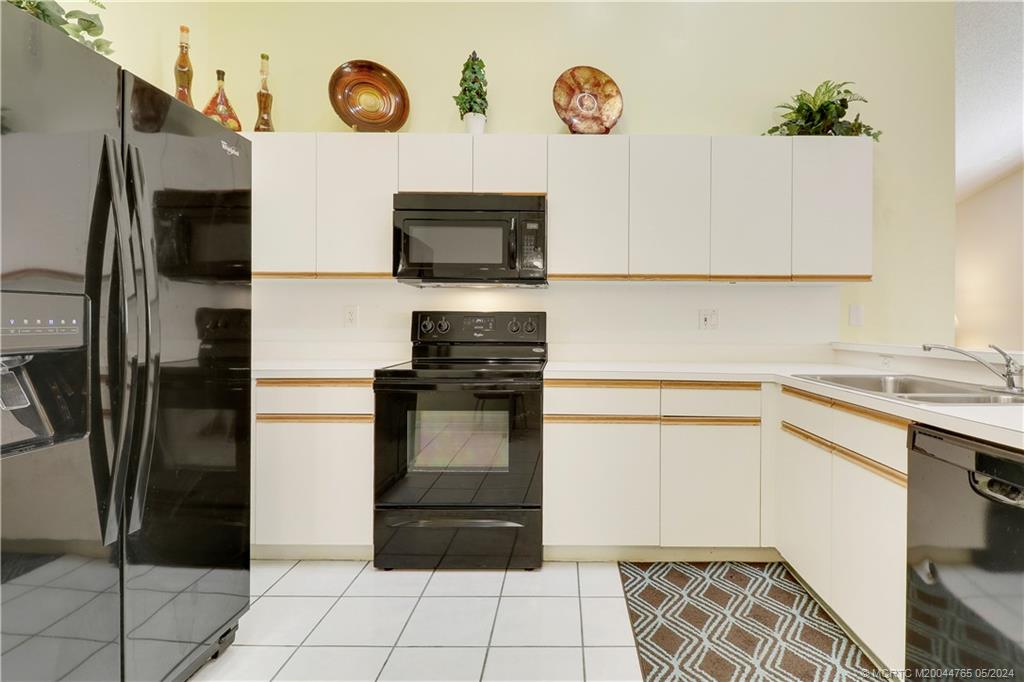 3911 SW Whispering Sound Drive