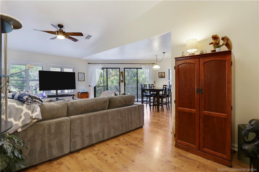 5662 SE Schooner Oaks Way