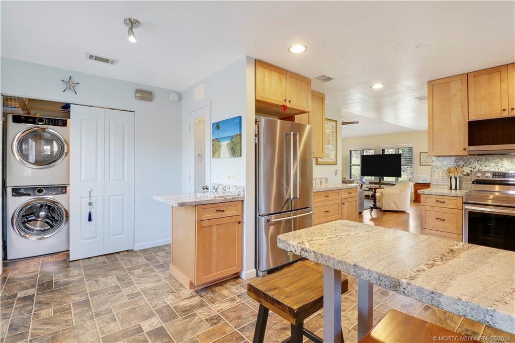 5662 SE Schooner Oaks Way